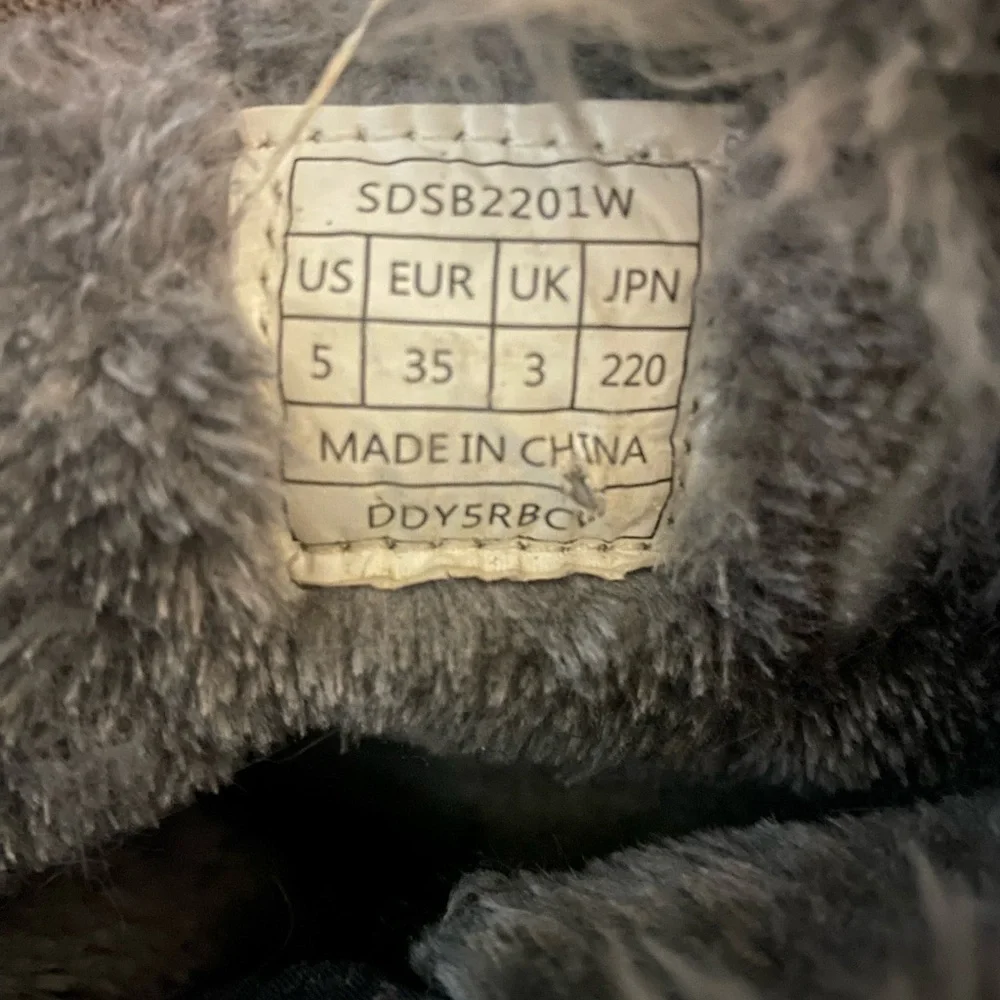 Dream Pairs Gray and Black Winter Boots - Picture 8 of 8